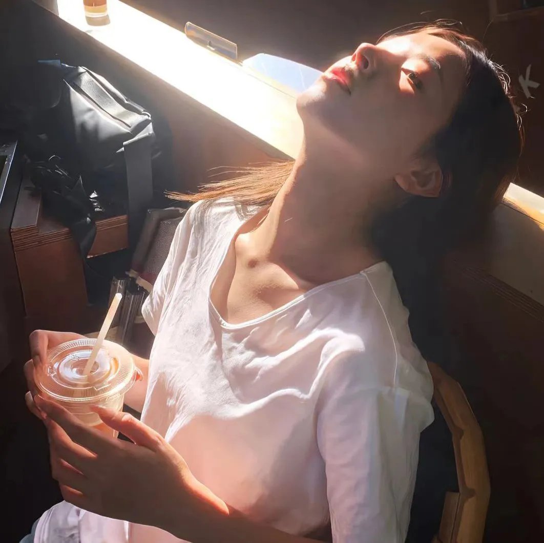 一个唱，一个不唱